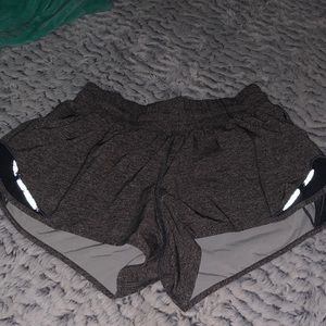 lululemon hotty hot grey 4 inch